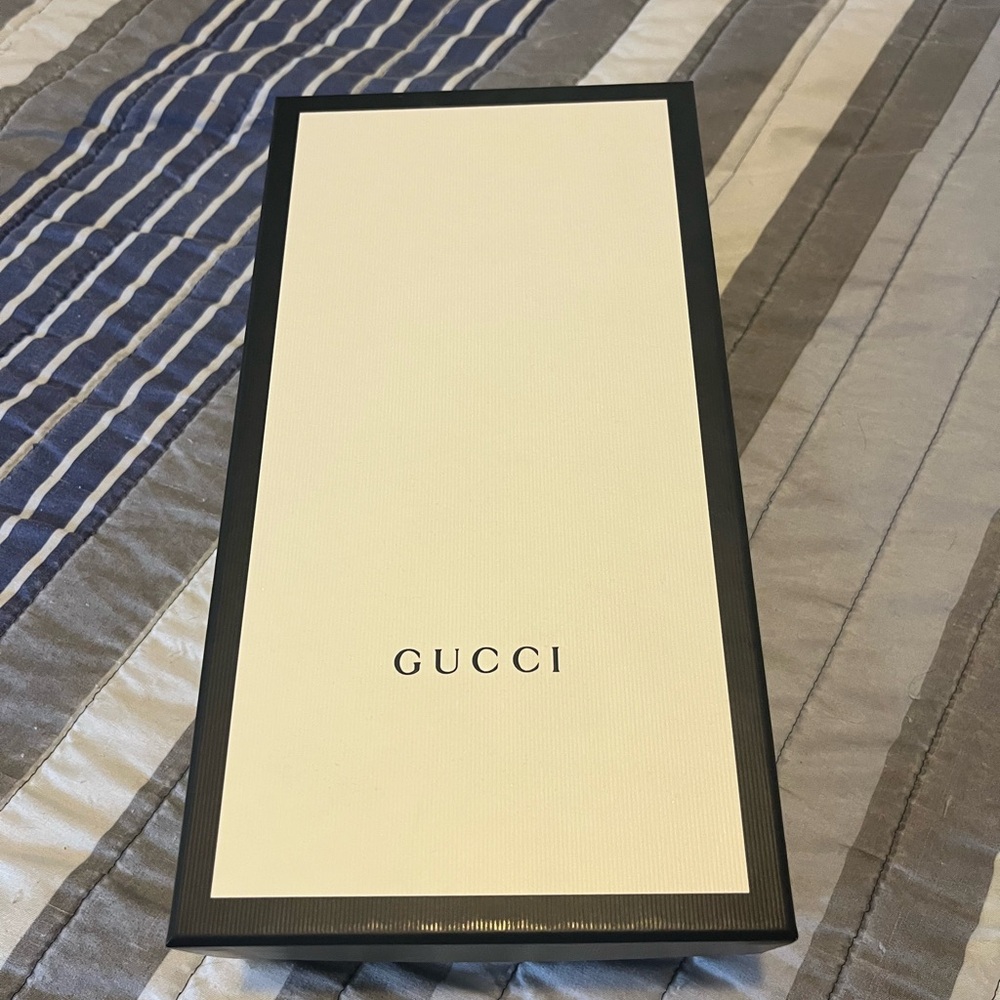 GUCCI Embossed Black Slides - Picture 7 of 15